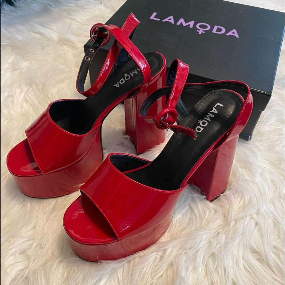 RED HIGH HEELS LAMODA